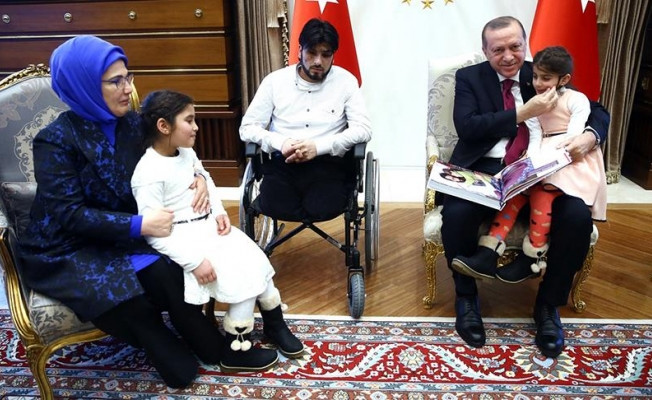 Cumhurbaşkanı Erdoğan, Suriyeli Gözyaşı ve babasını kabul etti