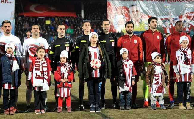 Elazığspor - Galatasaray maçında duygulu anlar yaşandı