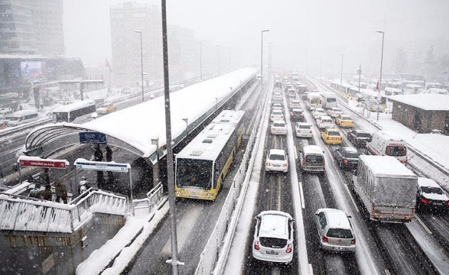 İstanbul'da metro ve metrobüs sabaha kadar çalışacak