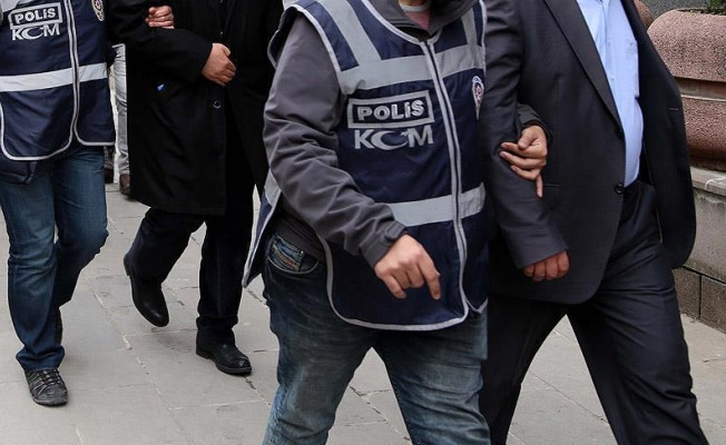 İzmir'de 5 eski emniyet mensubu tutuklandı