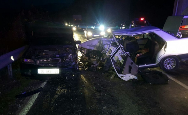 İzmir'de feci kaza: 1 ölü, 1'i ağır 9 yaralı
