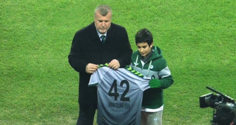 Kahraman Şehit Polis Memuru Fethi Sekin'in oğlu Konya-G.Saray maçına geldi