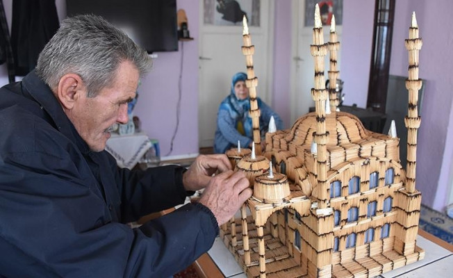 Kibrit çöplerinden 4 minareli cami maketi yaptı