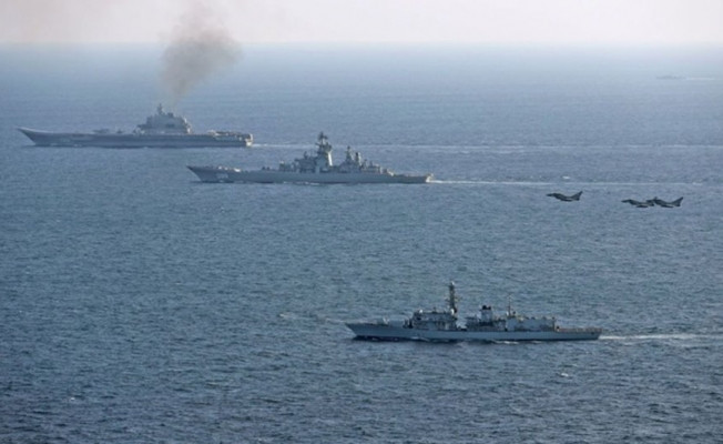 Manş Denizi'nden geçen Rus donanmasına yakın takip!