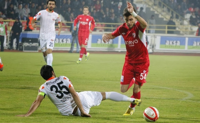 Sivasspor, Emre Kılınç'ı kadroya ekledi