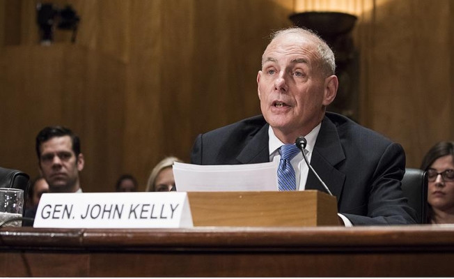 ABD İç Güvenlik Bakanı Kelly: 'Vize yasağının uygulanmasını bir süre ertelemeliydim'