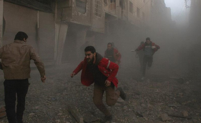 Esed güçleri Şam'ı vurdu: 97 yaralı