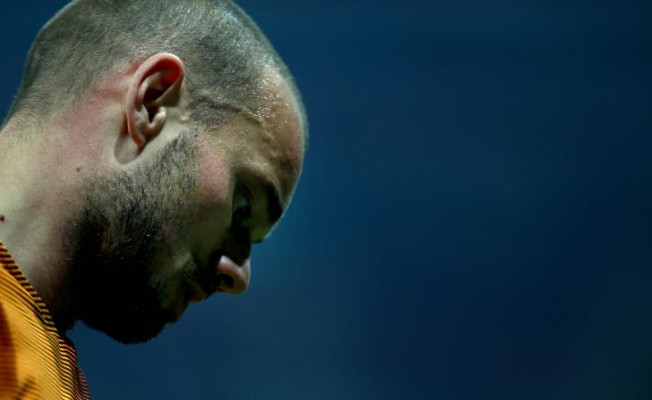 Sneijder'den maç öncesi kötü haber!