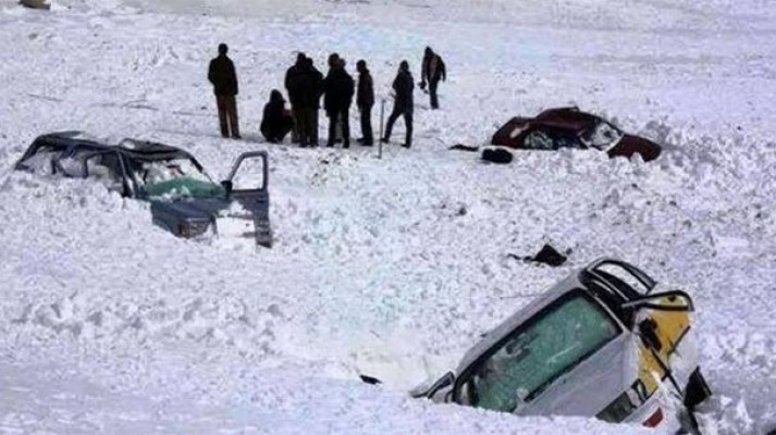 Tacikistan'da çığ düştü, 3 kişi yaşamını yitirdi
