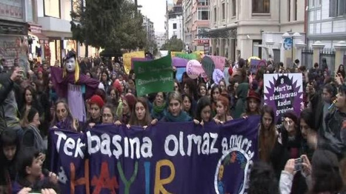 Türkiye'de kadınlar şiddete dur diyor!