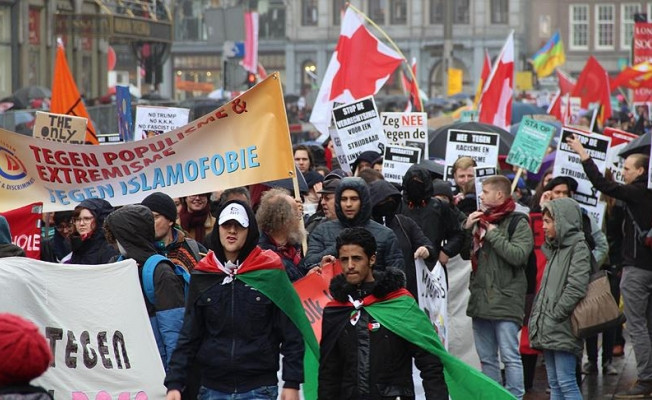 Amsterdam ve Londra İslamofobiye karşı yürüdü