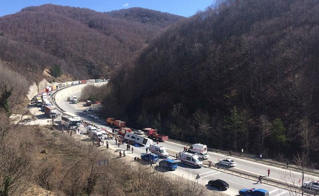 Bursa-Ankara karayolunda yolcu otobüsü devrildi: 6 ölü