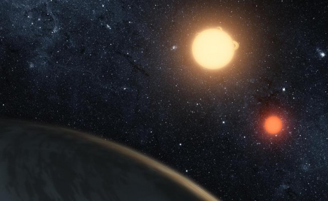 Çift güneşin yörüngesinde gezegen enkazı keşfedildi 