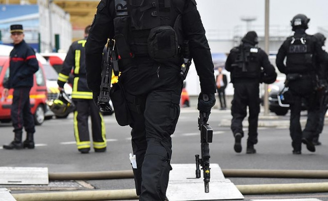 Fransa'da silahlı çatışma: 3 yaralı