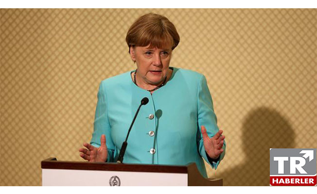 Merkel: Toplantı iptalinde karar yerel yönetimin