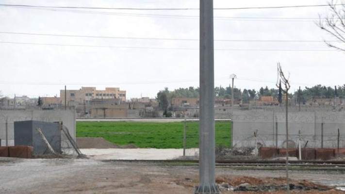 Suriye sınırındaki duvara çelik kapı takılacak