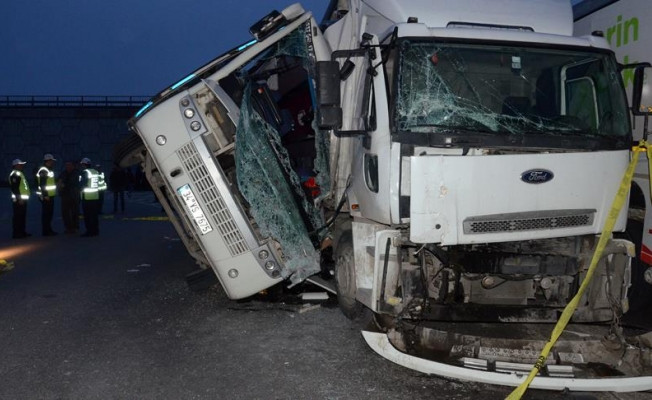 Tuzla'da feci kaza: 4'ü ağır 27 kişi yara aldı