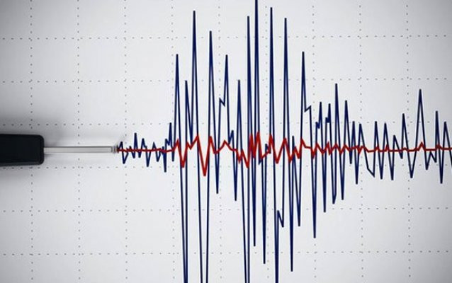 Balıkesir'de korkutan deprem depremin büyüklüğü kaç?