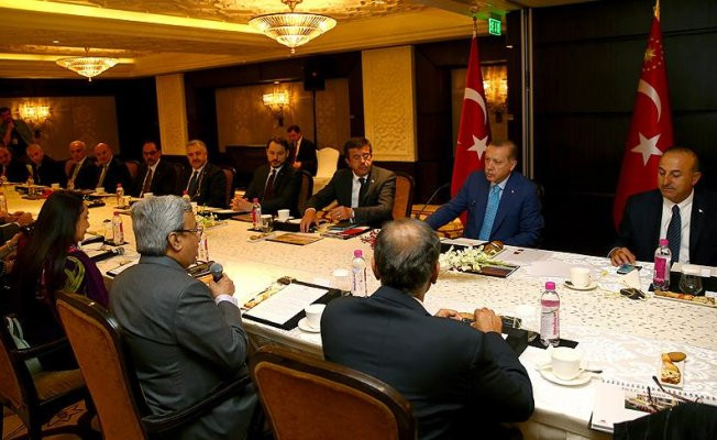 Erdoğan Hindistan'ın önde gelen iş adamları ile bir araya geldi