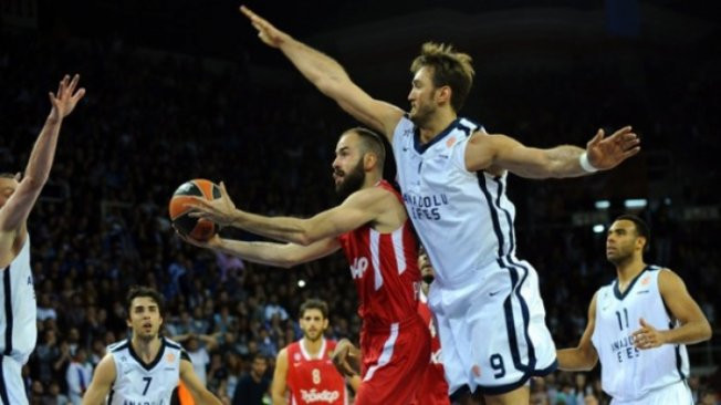 Olympiakos Anadolu Efes maçı beIN Sports 3 canlı izle (Canlı Maç İzle)
