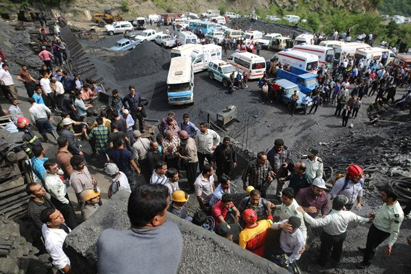 İran'da madende patlama çok sayıda ölü var