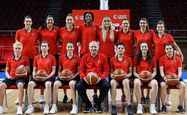 A Milli Kadın Basketbol Takımı Çekya'ya gitti