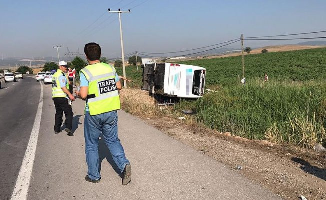 Balıkesir'de yolcu otobüsü devrildi: 1 ölü, 47 yaralı