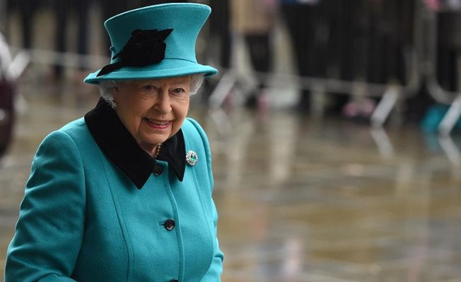 Kraliçe 2. Elizabeth’in bütçeden aldığı pay dudak uçuklatıyor!
