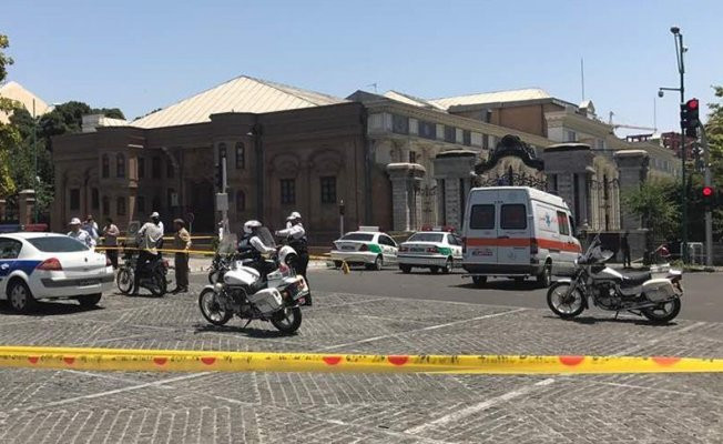 Tahran'da asitli saldırı: 14 yaralı