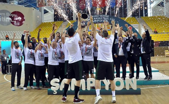 Türkiye Basketbol 1. Ligi play-off final grubu şampiyonu Astra Group Sakarya Büyükşehir Belediyespor