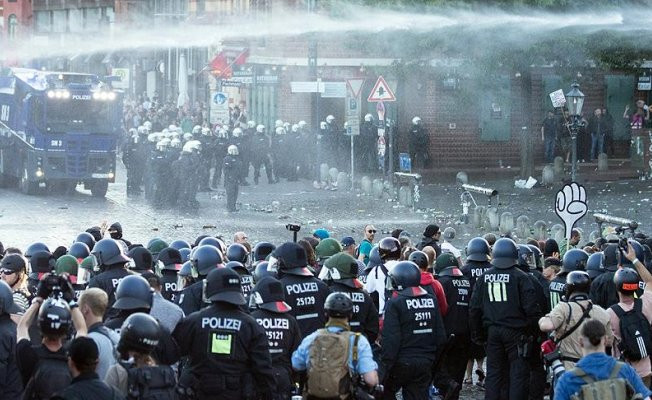 G20 Zirvesi öncesinde polis ile göstericiler arasında olaylar çıktı