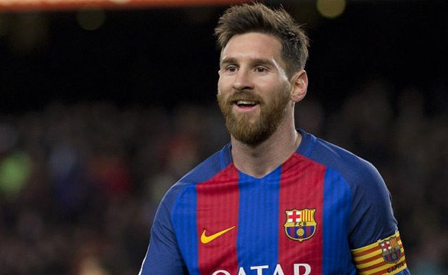 Messi 4 yıl daha Barcelona'da