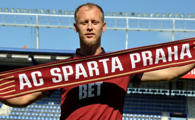 Sparta Prag formasını giydi