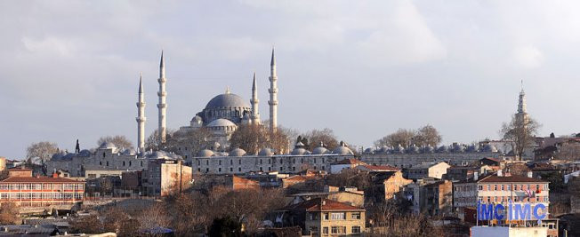 16 Ağustos 1556 'da açılan Süleymaniye Camii'nin tarihçesi  nedir?