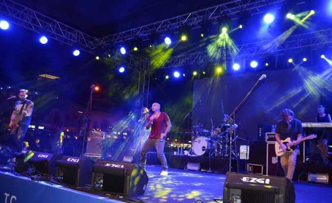 Altınkum Plaj Festivali “Gripin” konseri ile sürdü