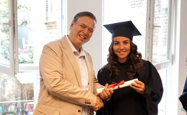 Anadolu Üniversitesi Batı Avrupa Programı mezunları diplomalarını aldı