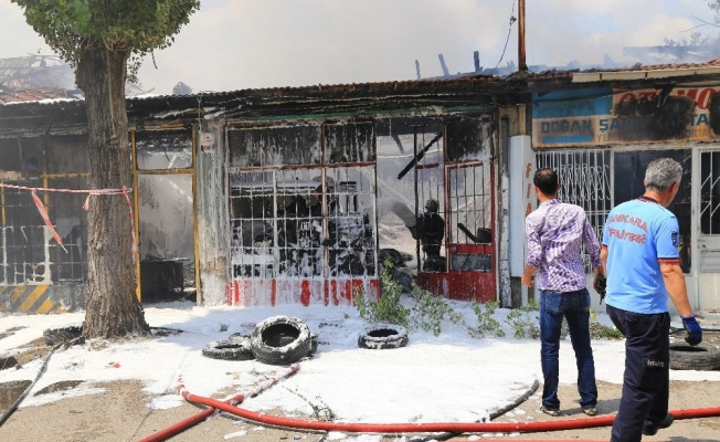 Ankara’da korkutan yangın: 7 dükkan küle döndü