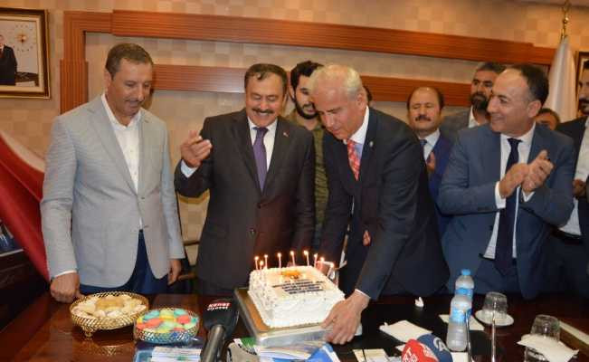 Bakan Eroğlu’nun yaş gününü kutladılar
