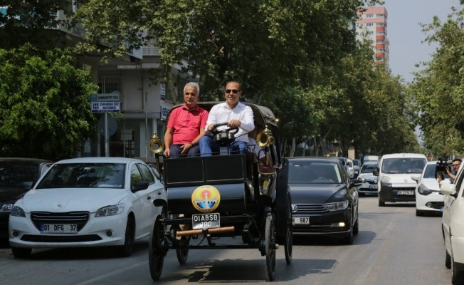 Başkan Sözlü’den elektrikli faytonla Adana turu