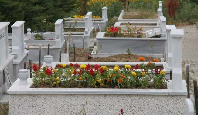 Bayramda mezarlıklara ücretsiz servis, parkmetreler de ücretsiz