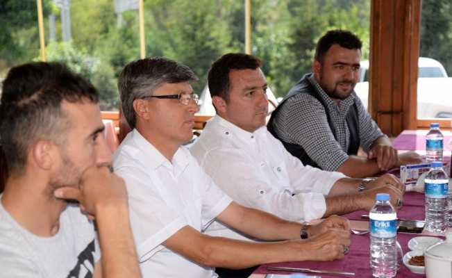 Bozüyük Belediye Başkanı Fatih Bakıcı, pazarcı esnafını dinledi