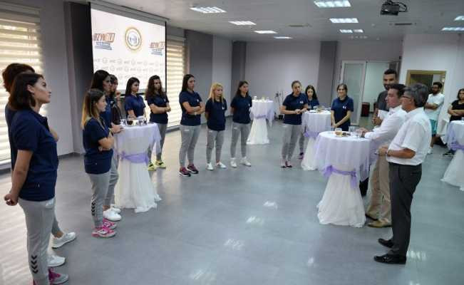 Bozüyük Belediyesi İdman Yurdu Bayan Voleybol Takımı hazırlıklarını sürdüyor