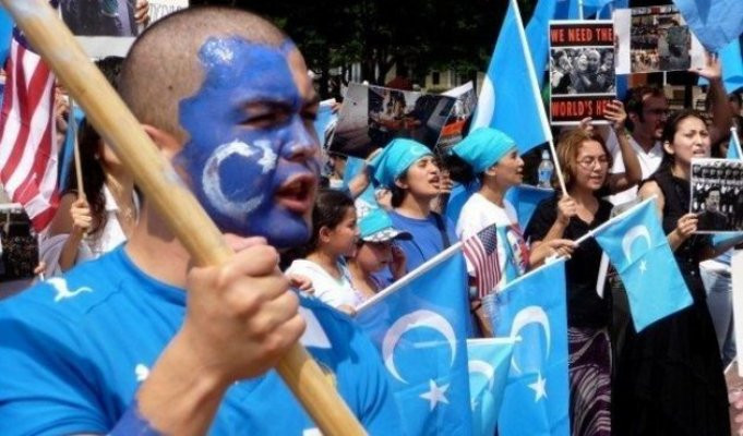 Çin'den yurt dışındaki Uygur Türklerine "ülkeye dön" baskısı...