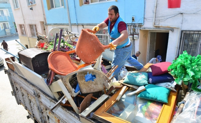 Çöp evlerden 35 ton atık çıkarıldı