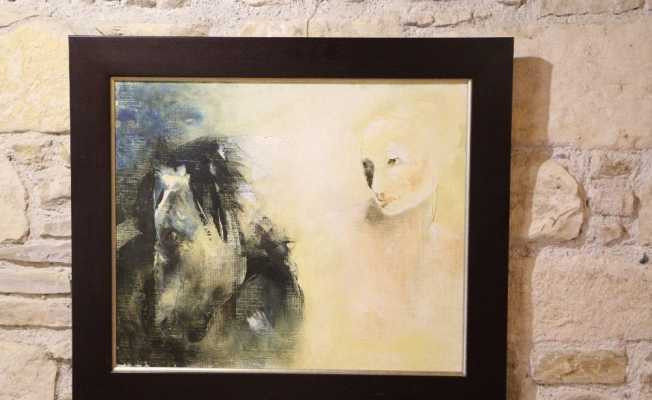 Işık Söğütlü’nün yağlı boya resim sergisi Kuşadası’nda açıldı