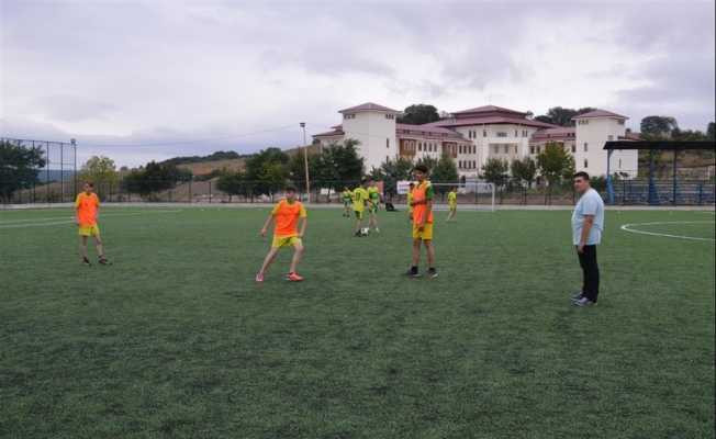 İvrindi’ de 18 yaş altı kaymakamlık futbol turnuvası başladı