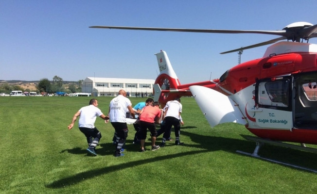 Kalp krizi geçiren yaşlı kadının yardımına ambulans helikopter yetişti