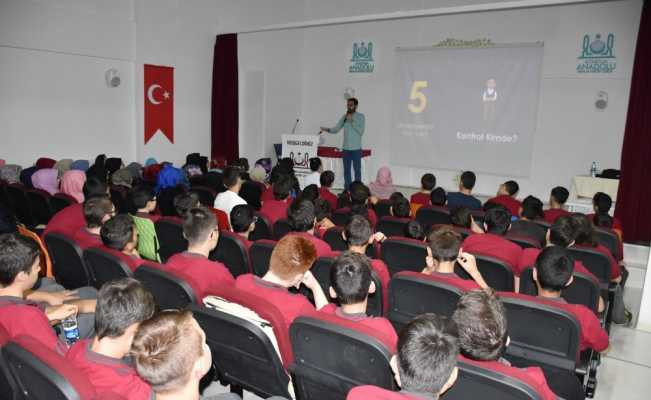 12’nci sınıf öğrencilerine ‘motivasyon’ semineri