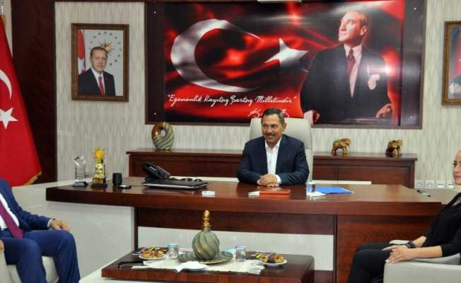 AK Parti yeni ilçe yönetimi Başkan Uysal’ı ziyaret etti