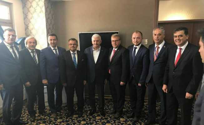 AK Partili Belediye Başkanları Başbakan Binali Yıldırım ile bir araya geldi
